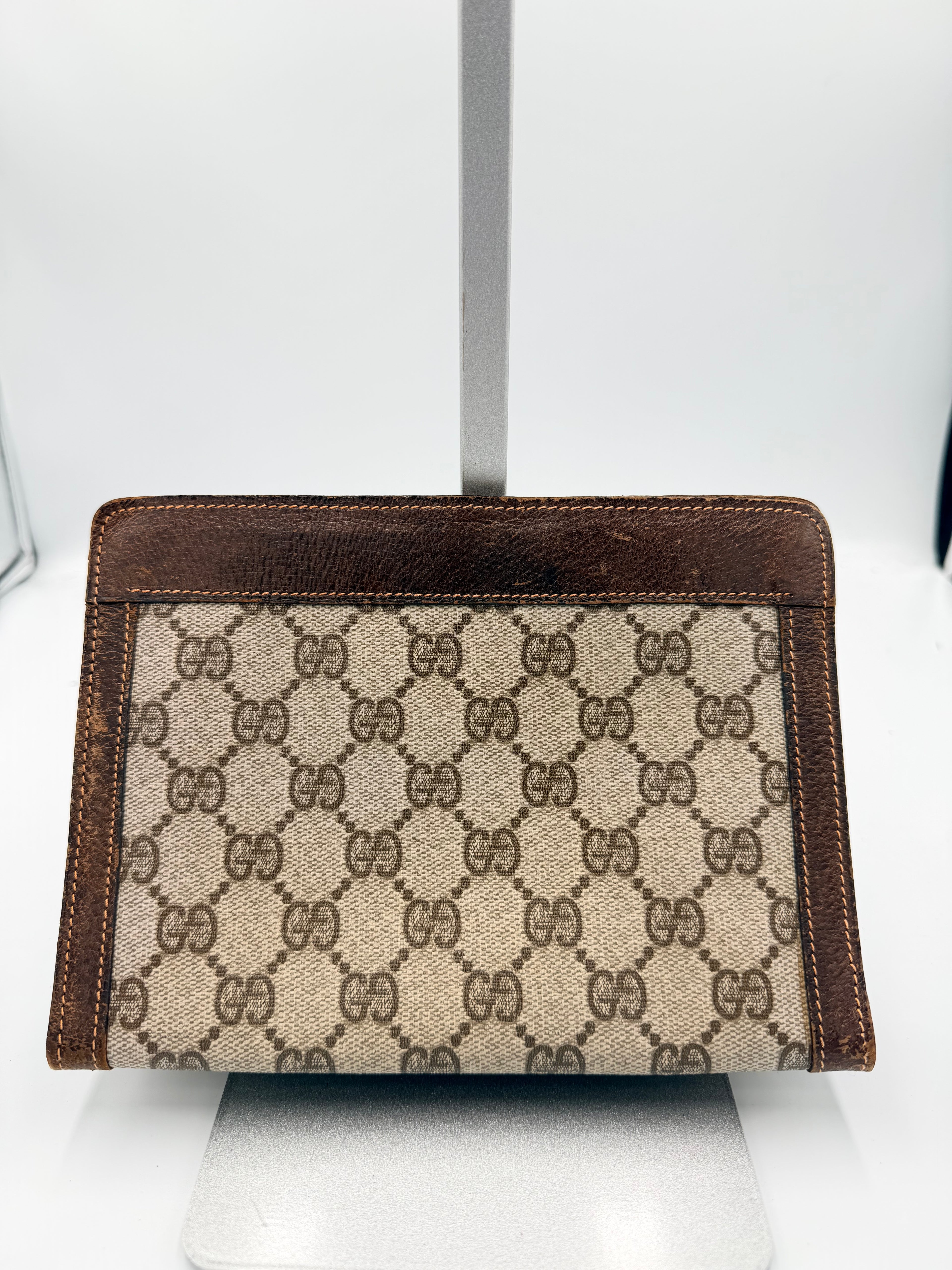 Gucci GG Supreme Portfolio Clutch