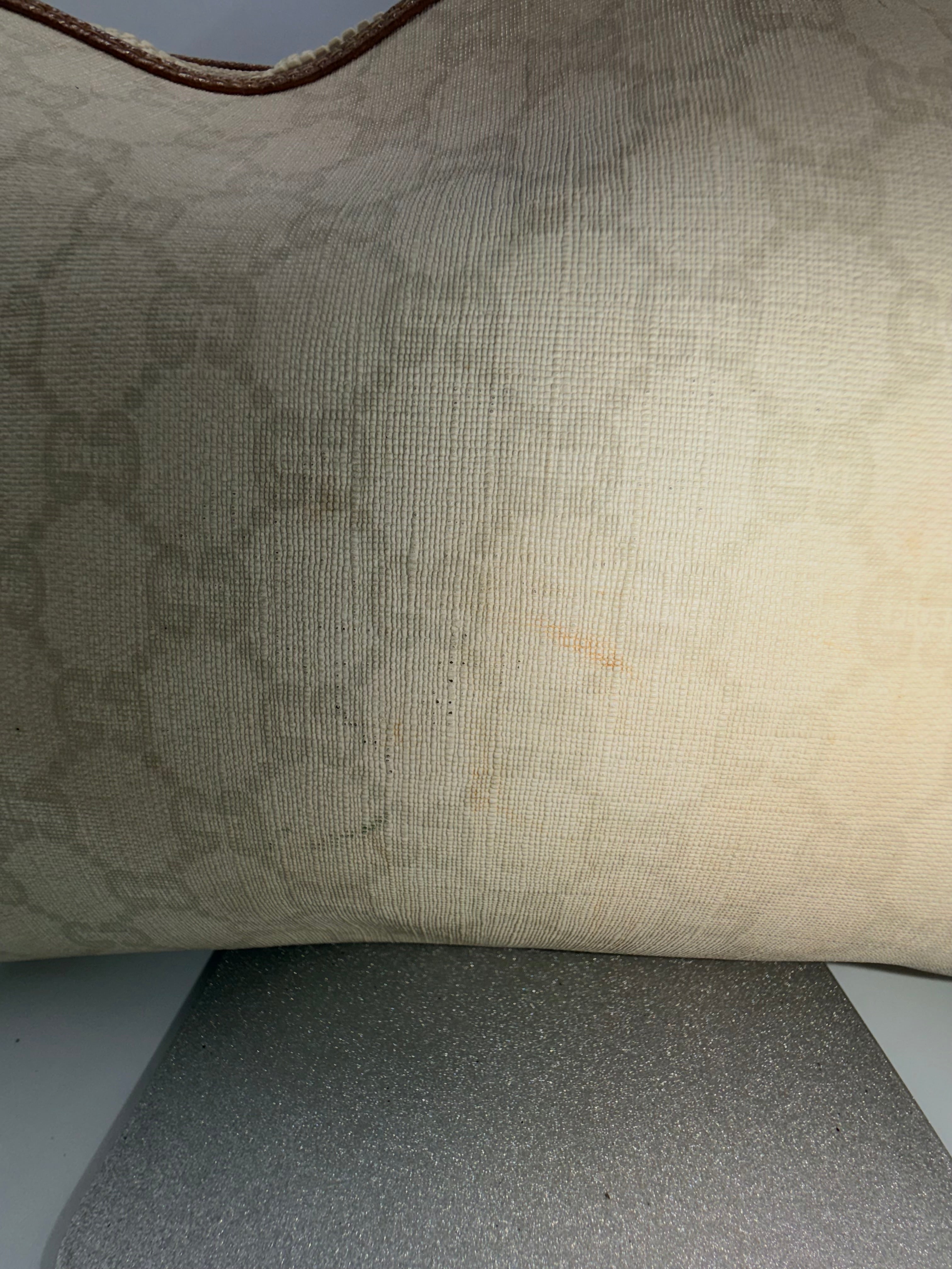 Gucci GG Canvas Clutch / Pouch – Cream/Brown