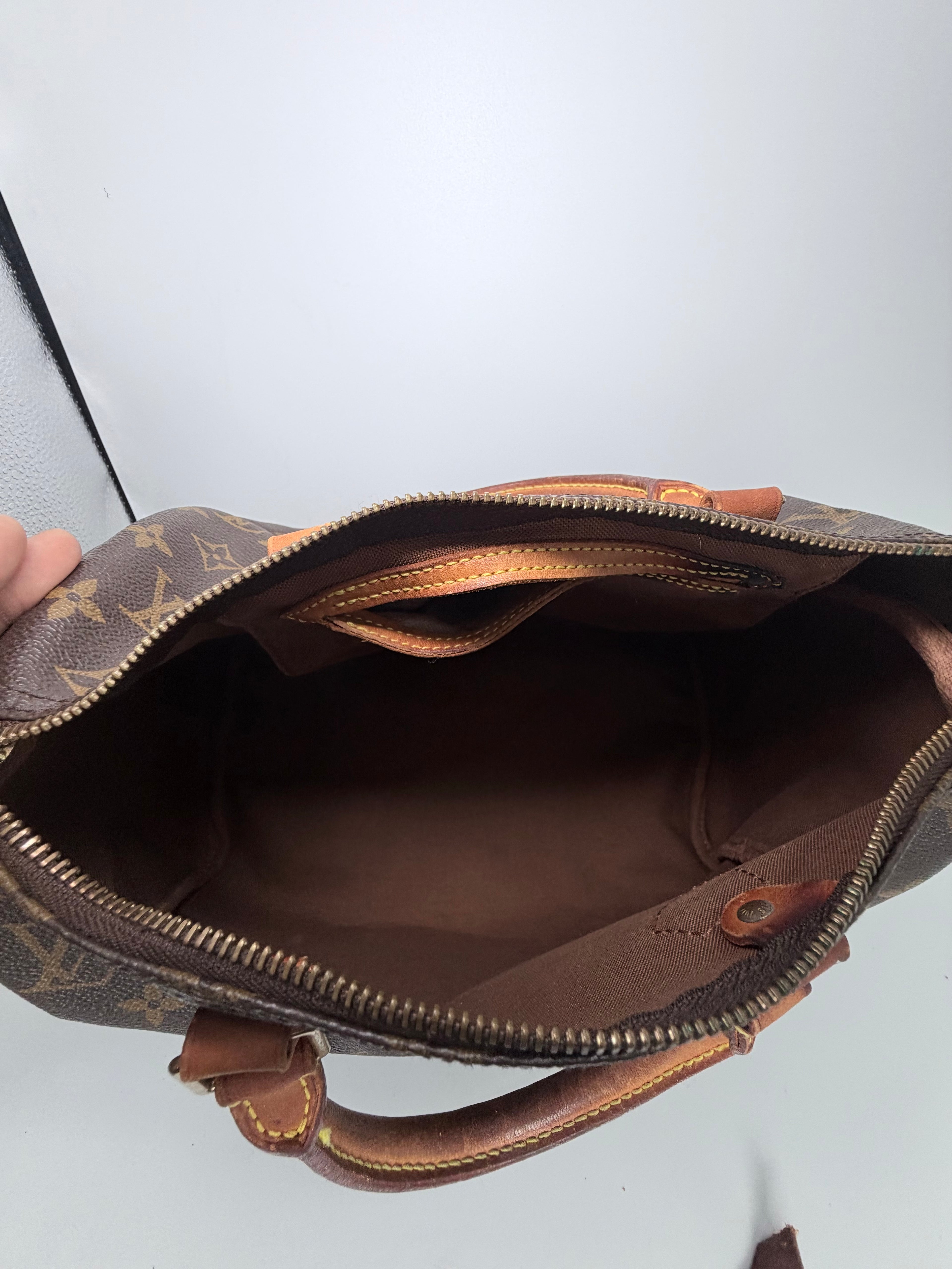 Louis Vuitton Speedy 30