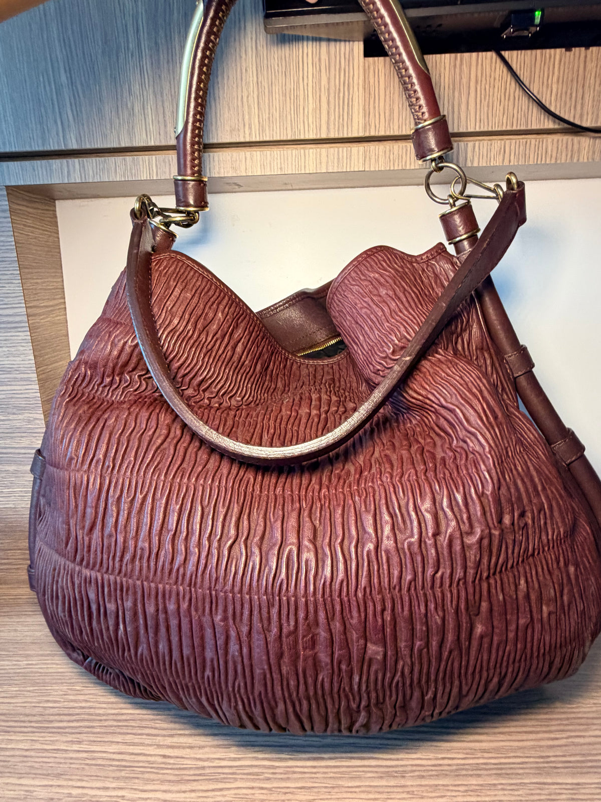 Burberry Prorsum Burgundy Ruched Leather Hobo Bag – Runway Era