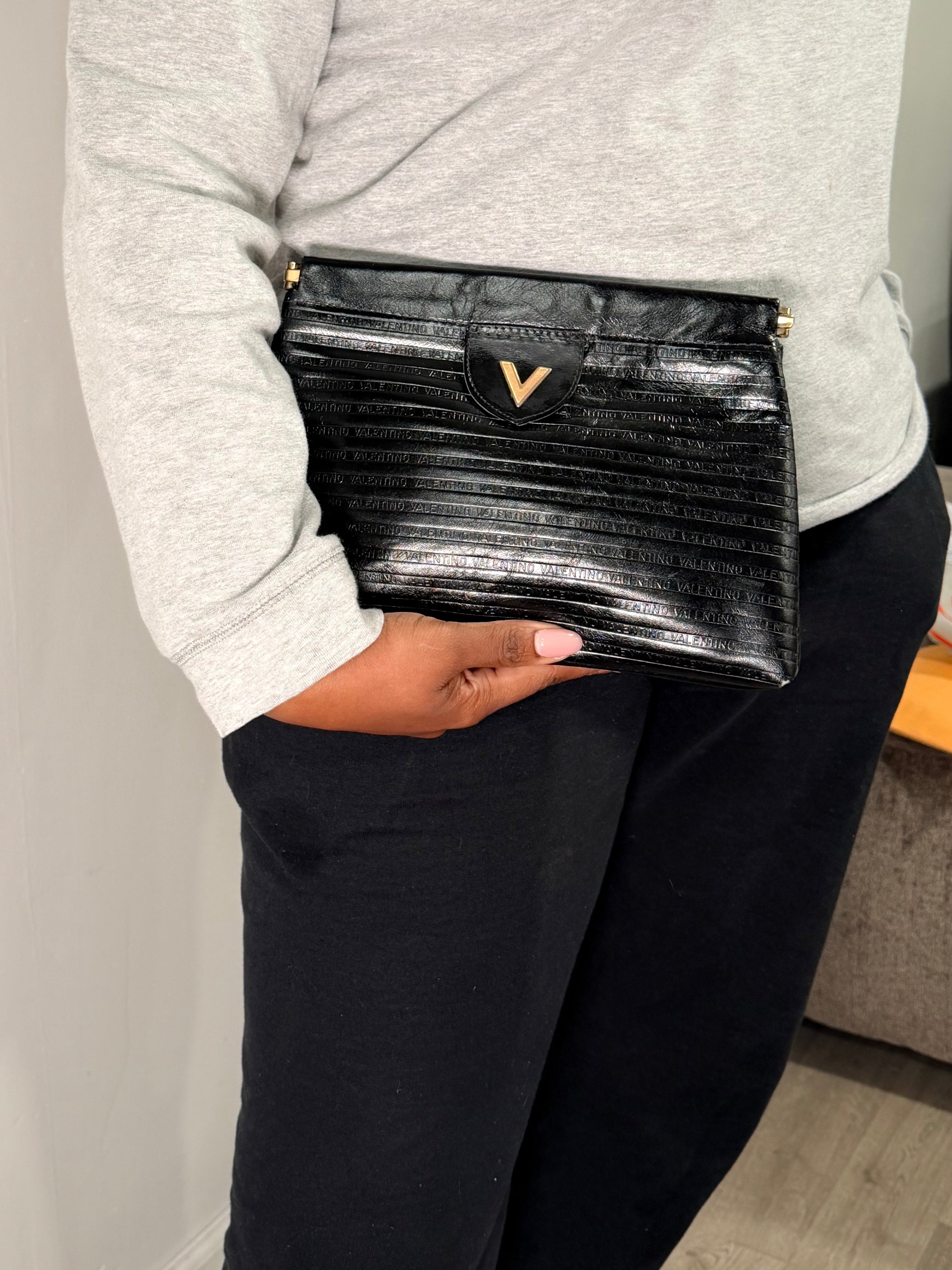 Valentino Garavani V Logo Leather Clutch – Black
