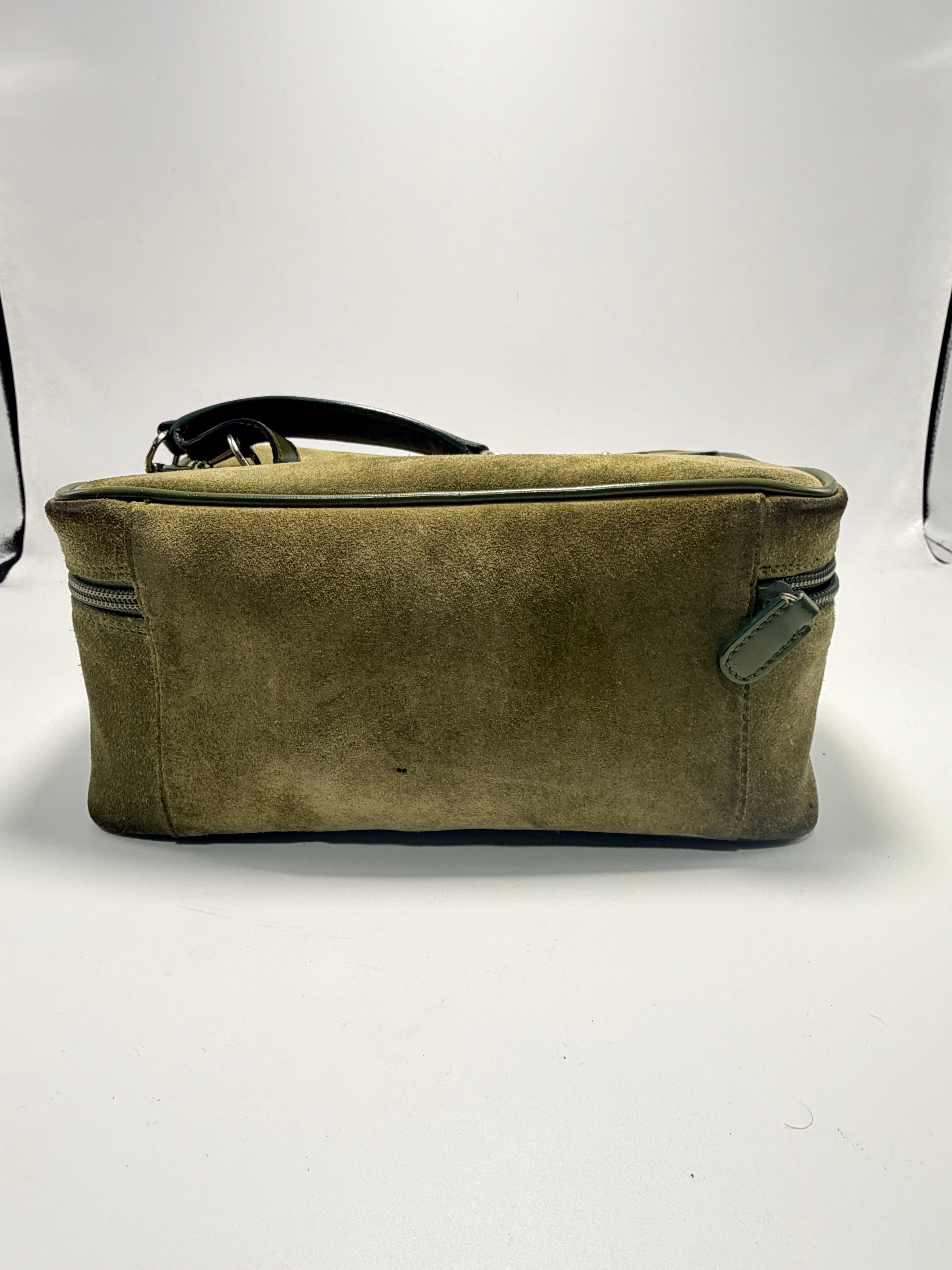 Gucci Vintage Suede Vanity Case – Olive Green