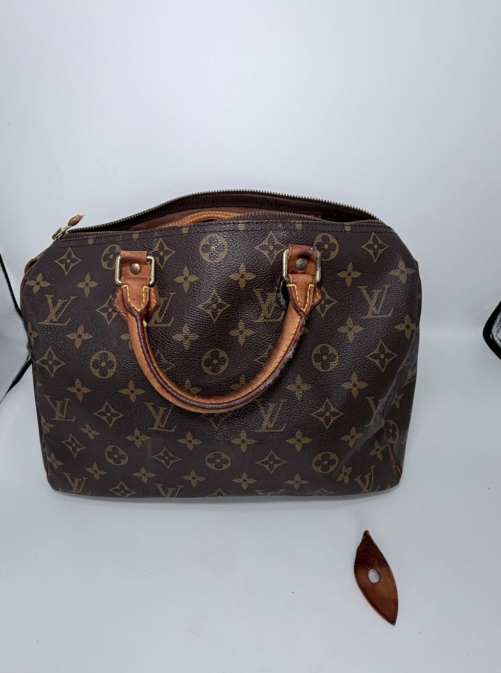 Louis Vuitton Speedy 30