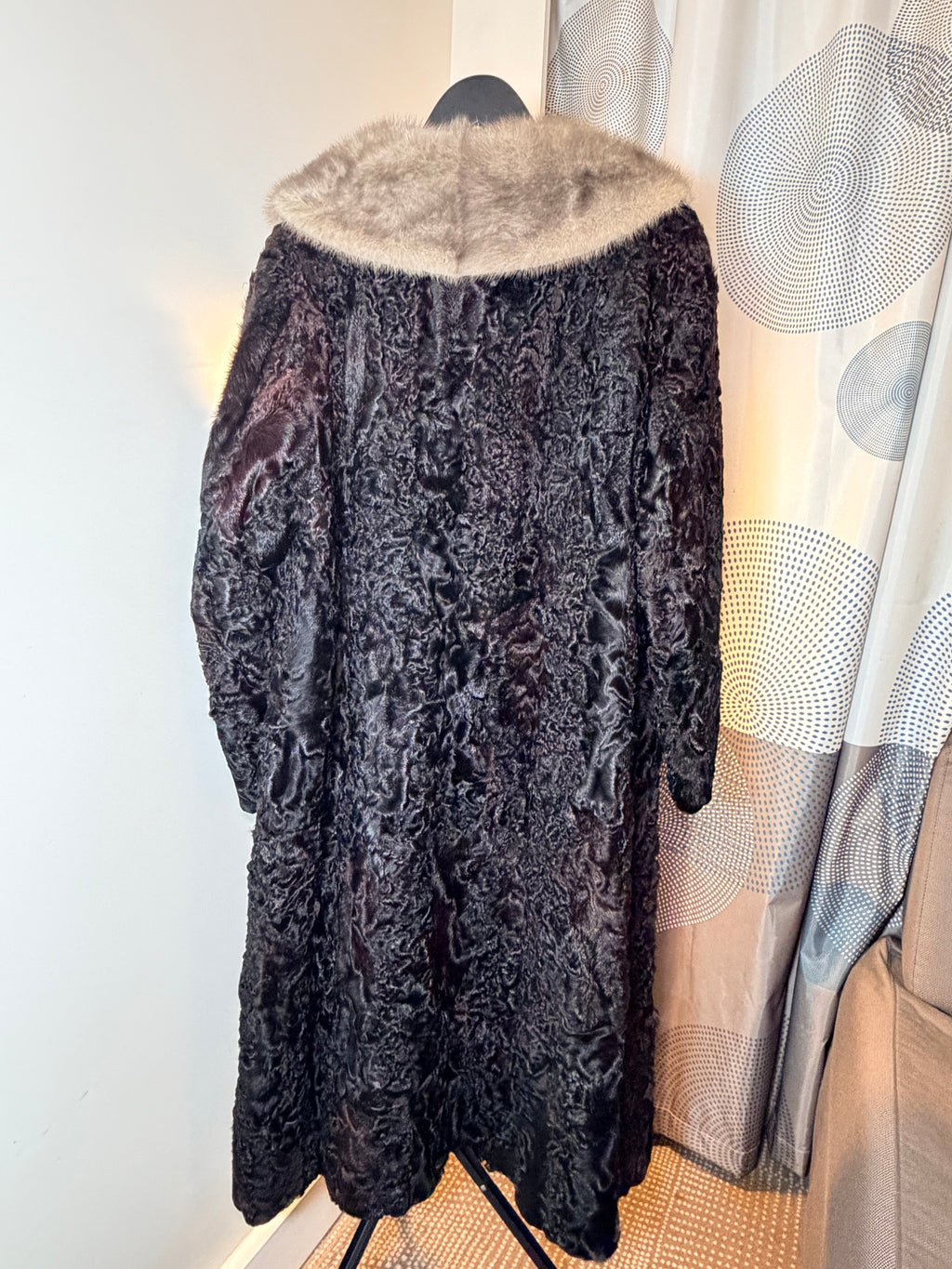 Vintage Persian Lamb (Astrakhan) Fur Coat with Mink Collar – Deep Espresso (2X–3X)