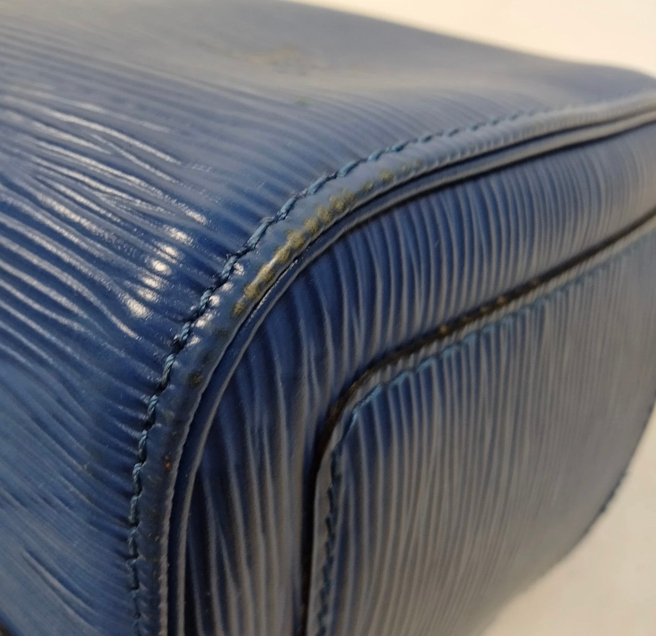 Louis Vuitton Epi Speedy 25 – Toledo Blue