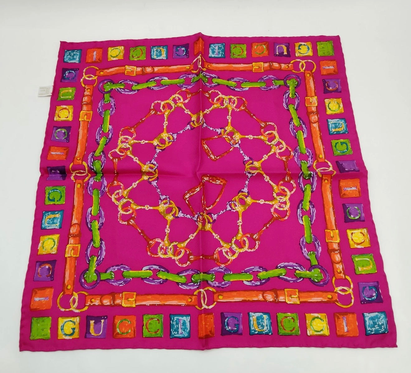 Gucci Silk Scarf – Pink Chain Print