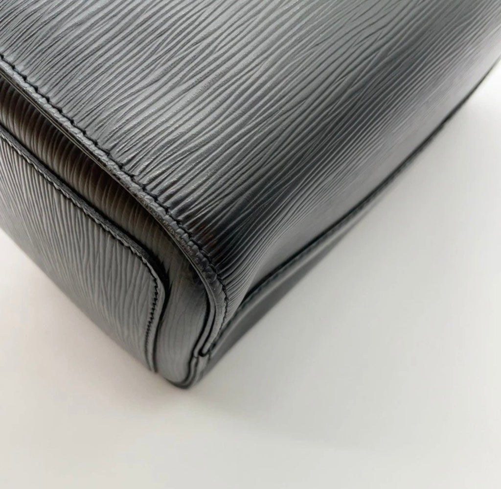 Louis Vuitton Epi Leather Speedy 25 – Black