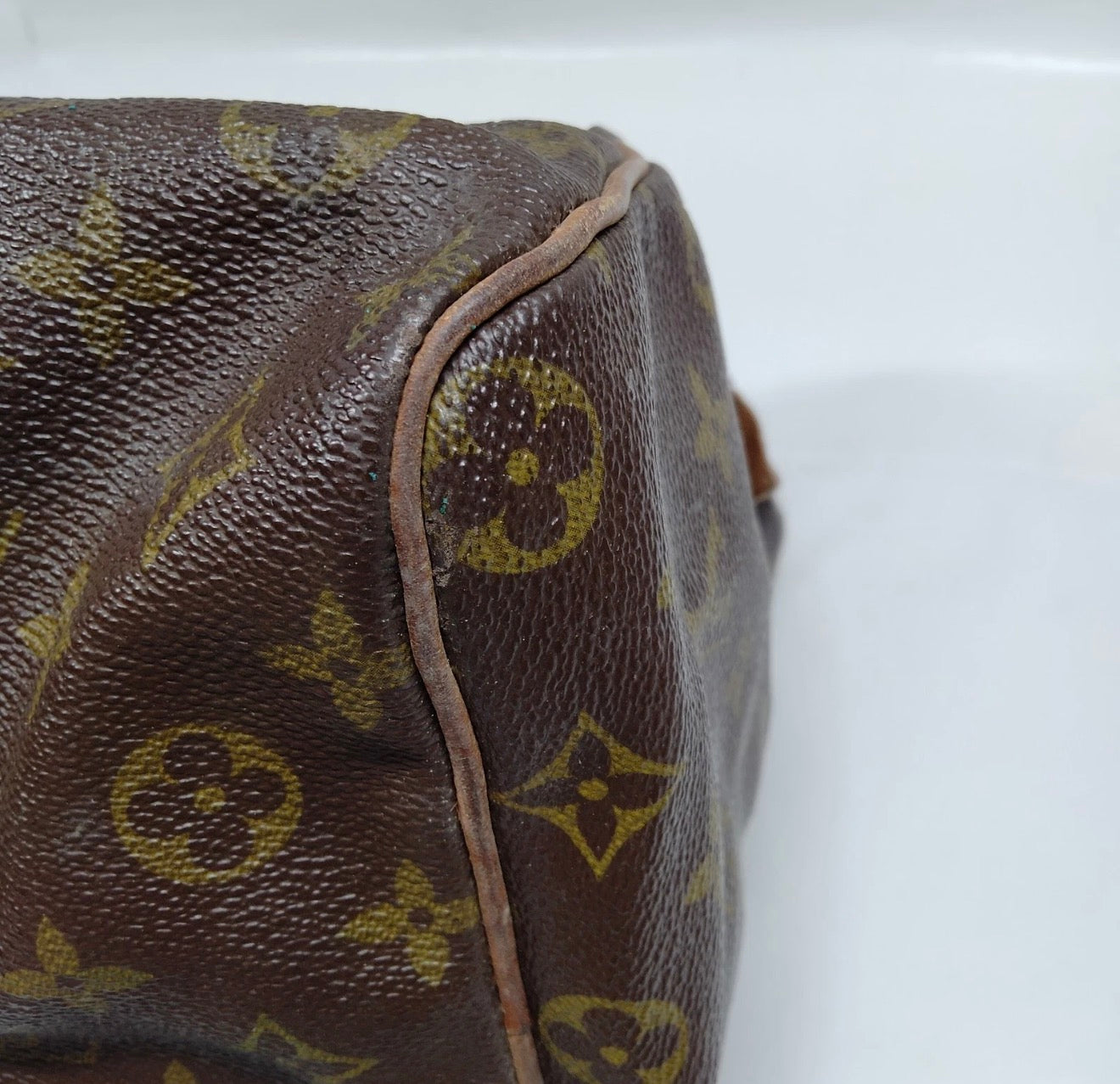 Louis Vuitton Monogram Speedy 35