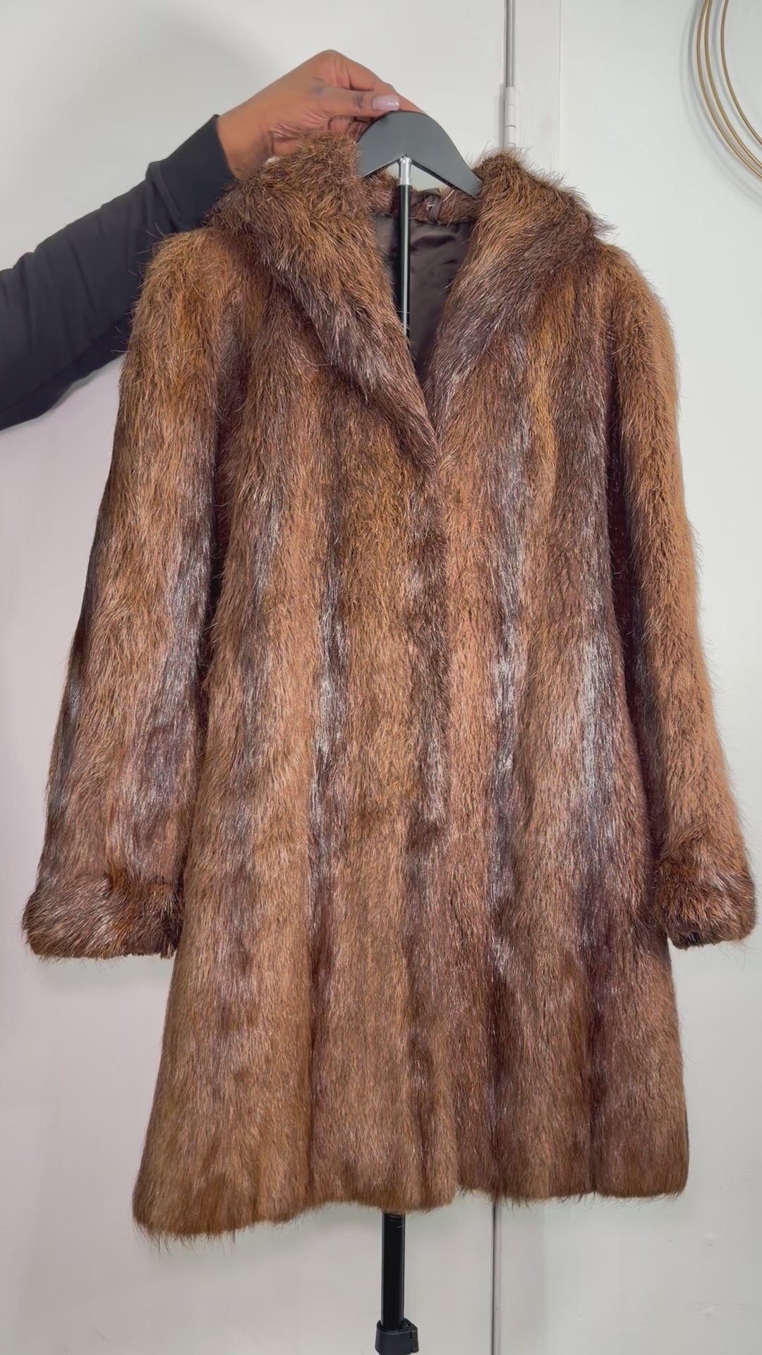 Vintage Beaver Fur Coat – Warm Chestnut Brown (Large)