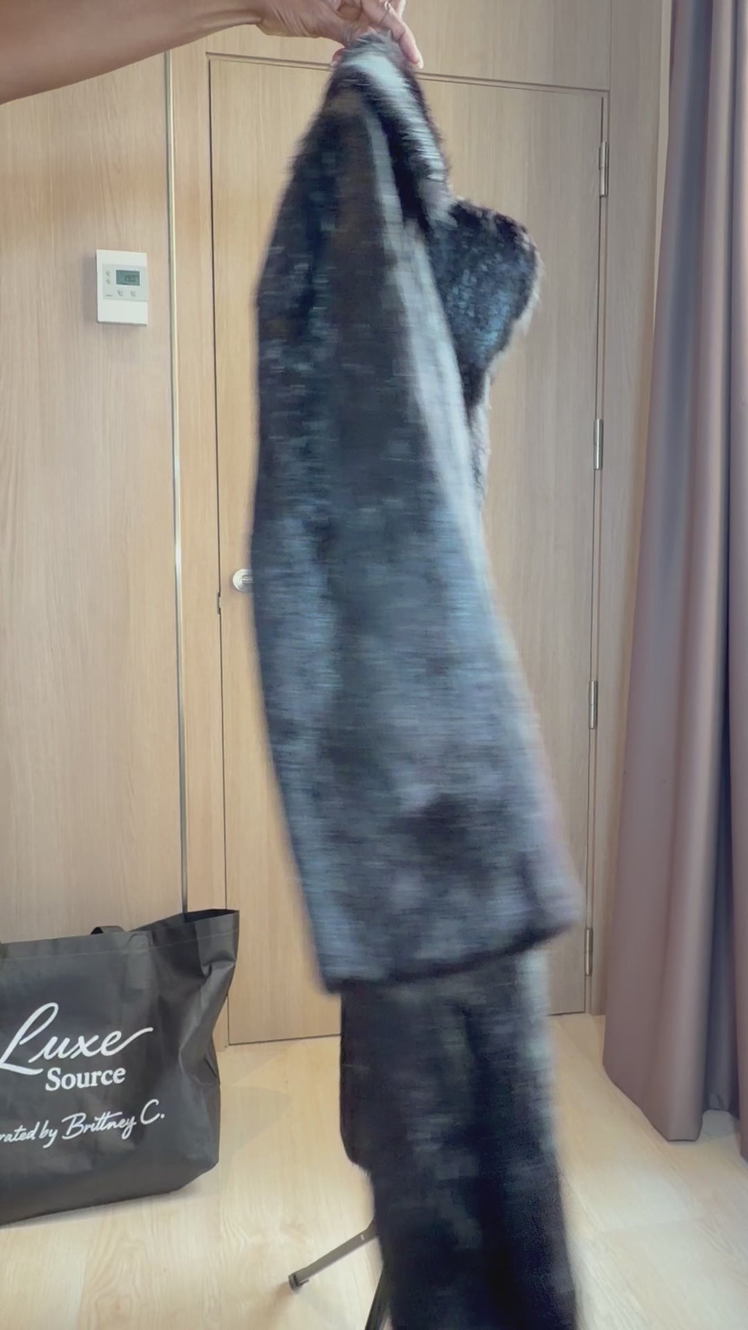 Vintage Black Mink Fur Coat – 1X -014