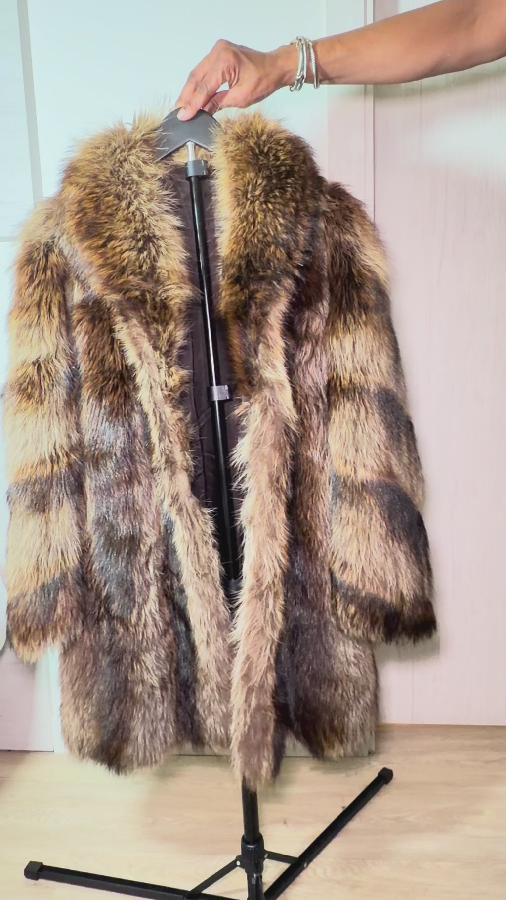 Vintage Finn Raccoon Fur Coat – Natural Brown Multi (Large)