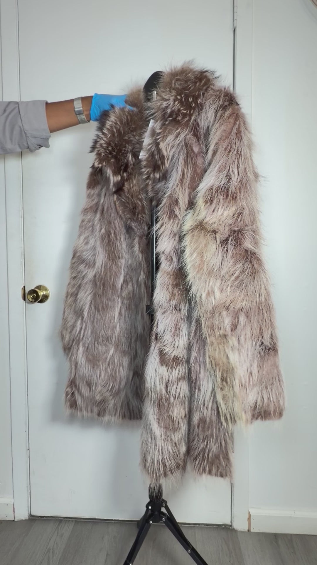 Vintage Natural Taupe Raccoon Fur Coat – Large 039