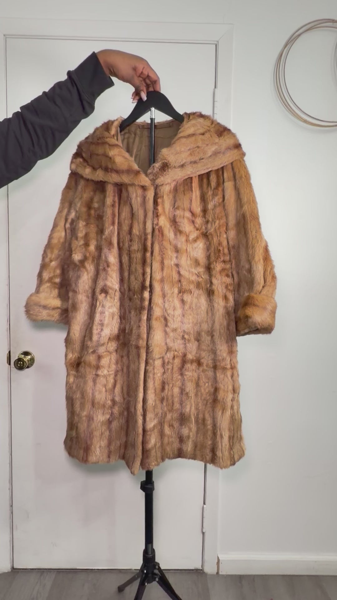 Vintage Mink Fur Coat – Golden Honey Brown (Large)