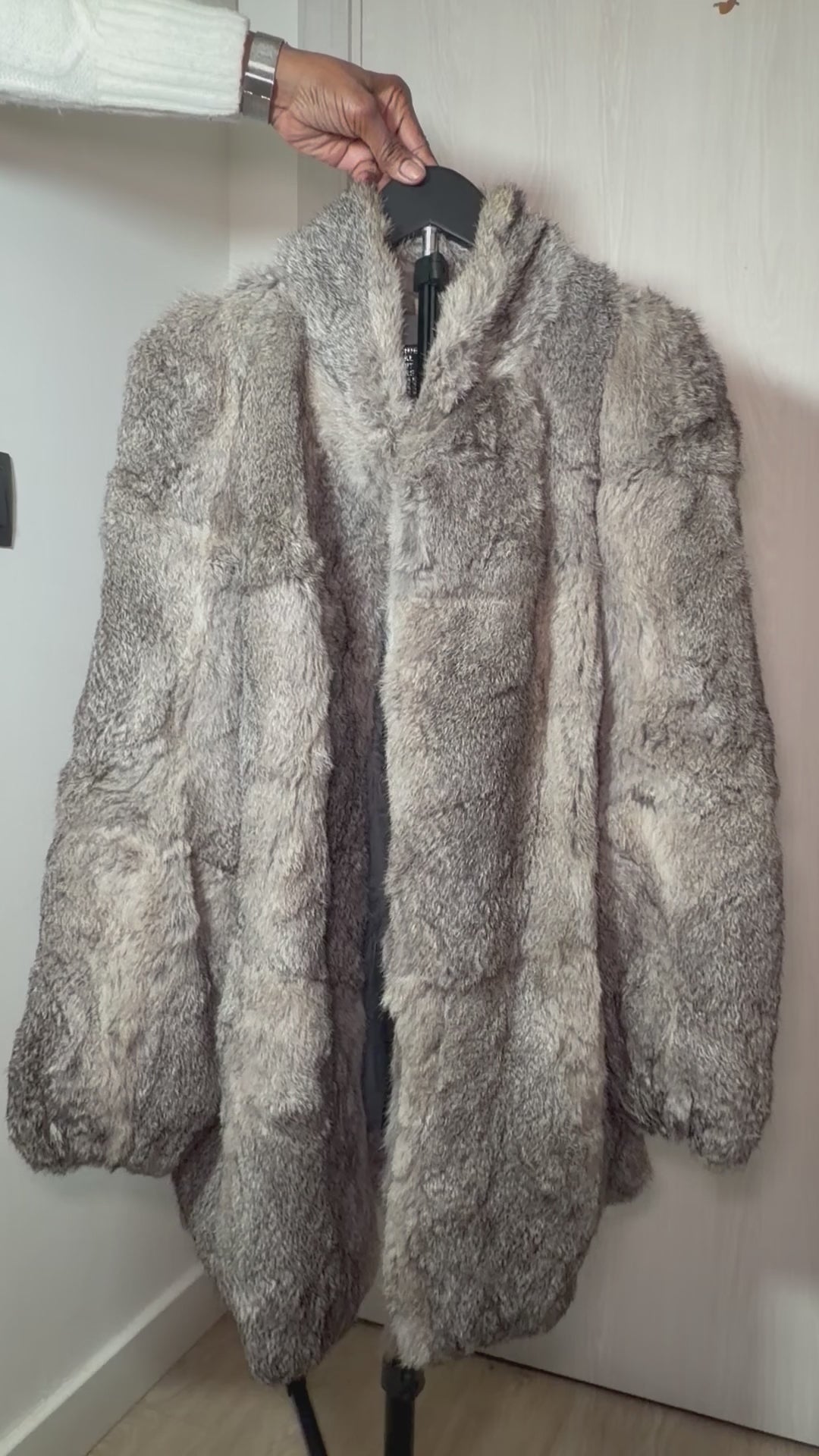 Vintage Rex Rabbit Fur Coat – Soft Grey Neutral (Medium / Large)