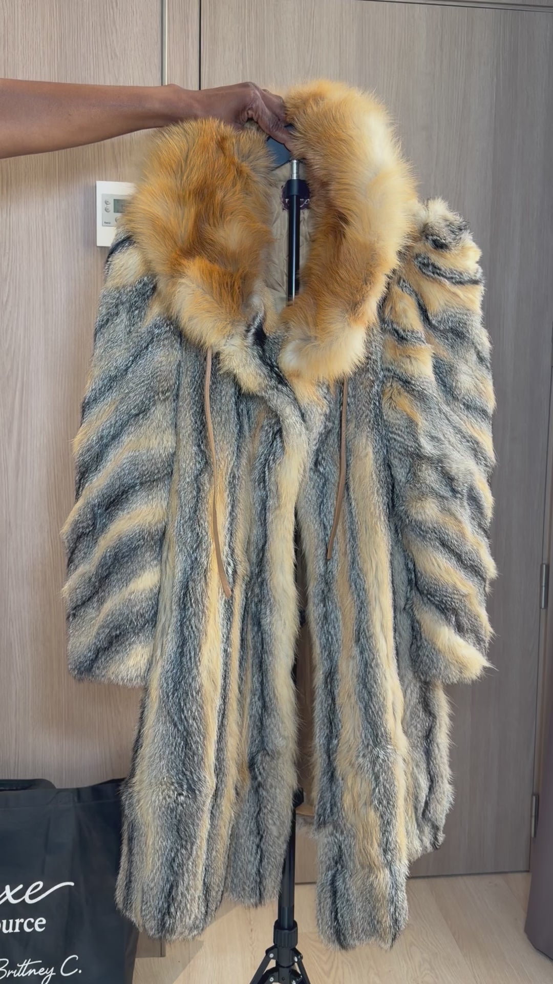 Vintage Silver Fox & Red Fox Fur Coat with Oversized Collar - L/XL - 001