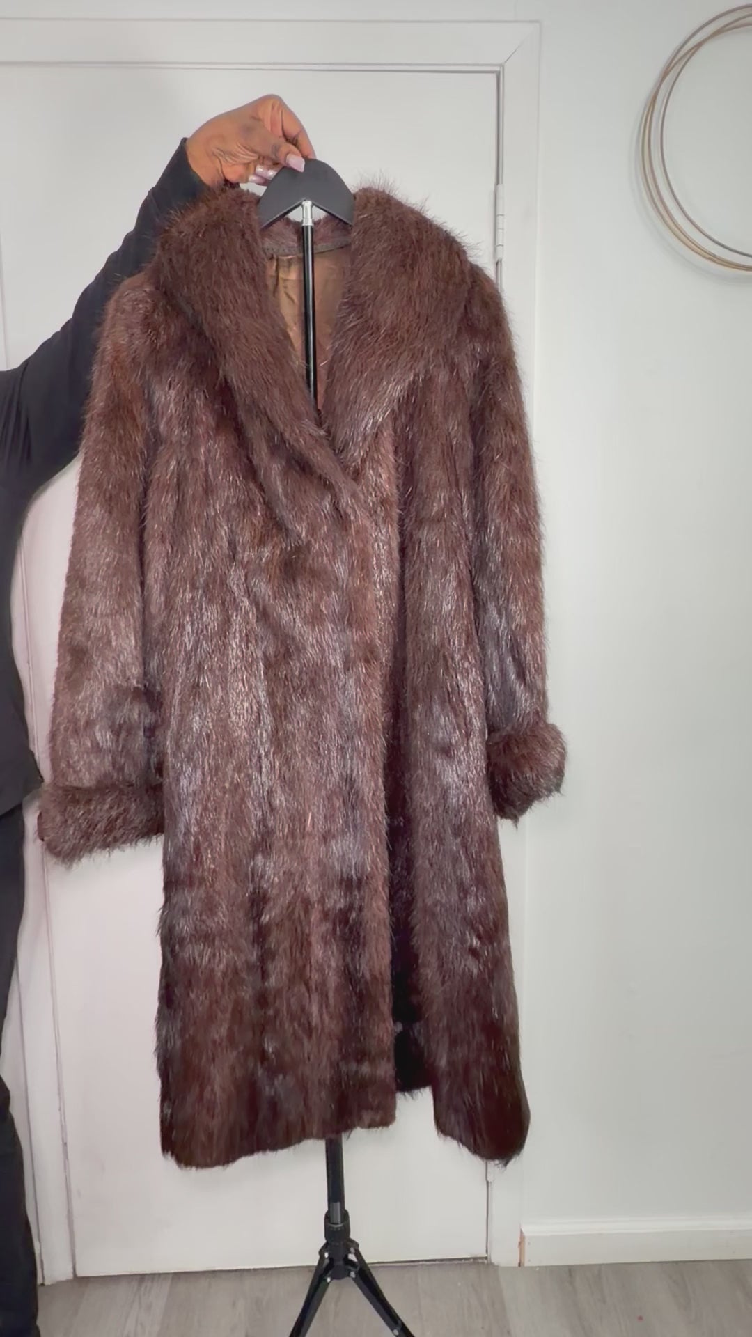 Vintage Mink Fur Coat – Chocolate Brown (Large)