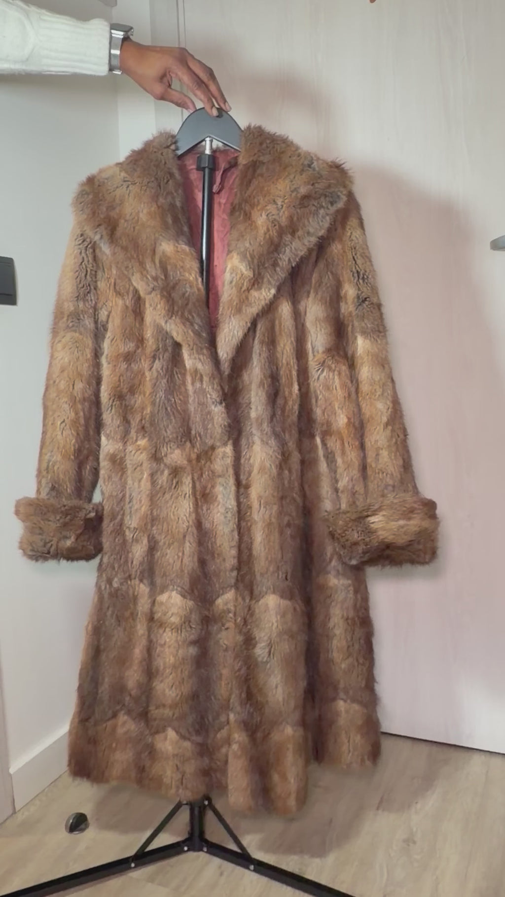 Vintage Real Full-Pelt Beaver Fur Coat – Golden Brown (Large)