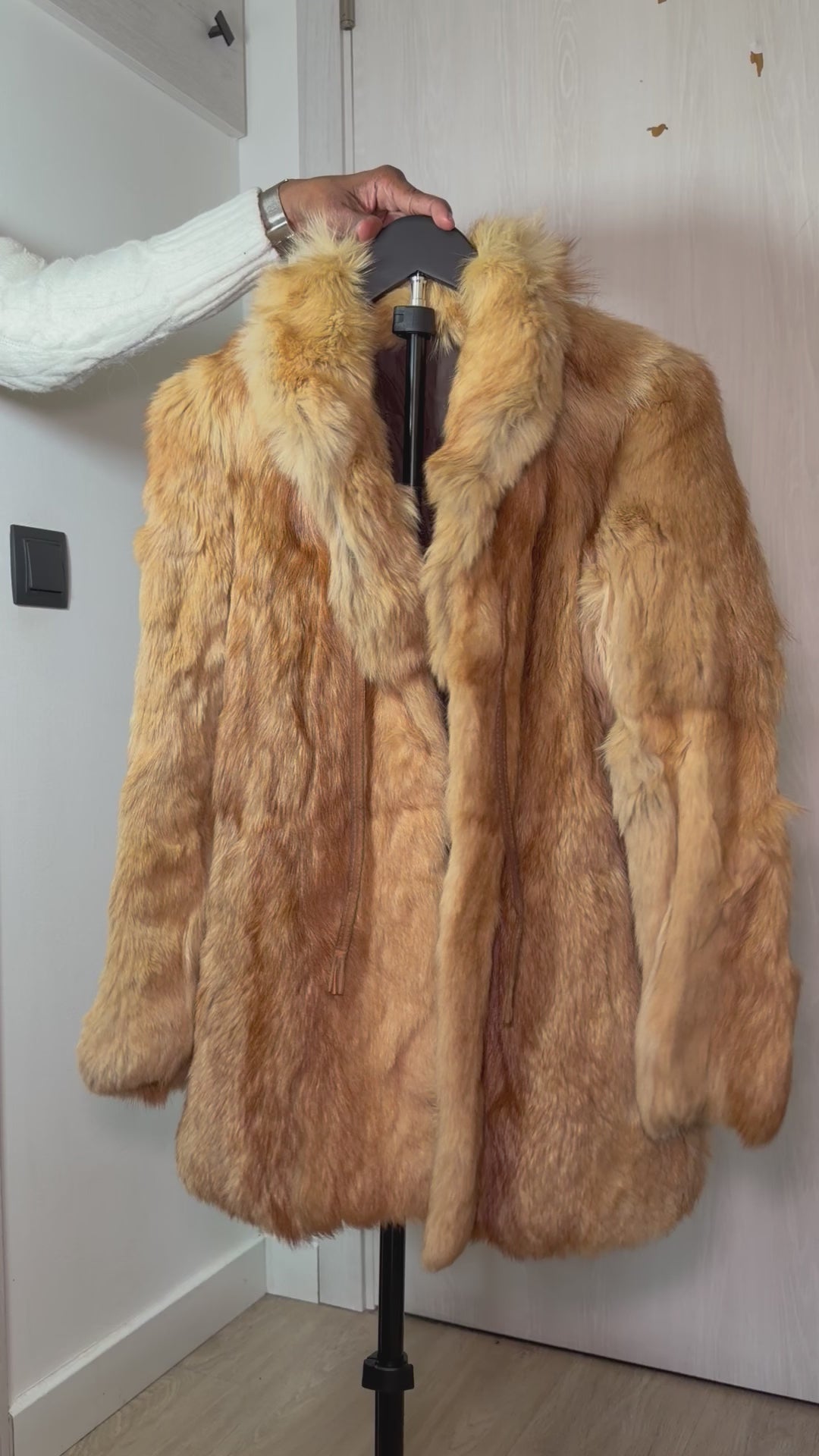 Vintage Red Fox Fur Coat – Golden Honey Tones (Size Small)