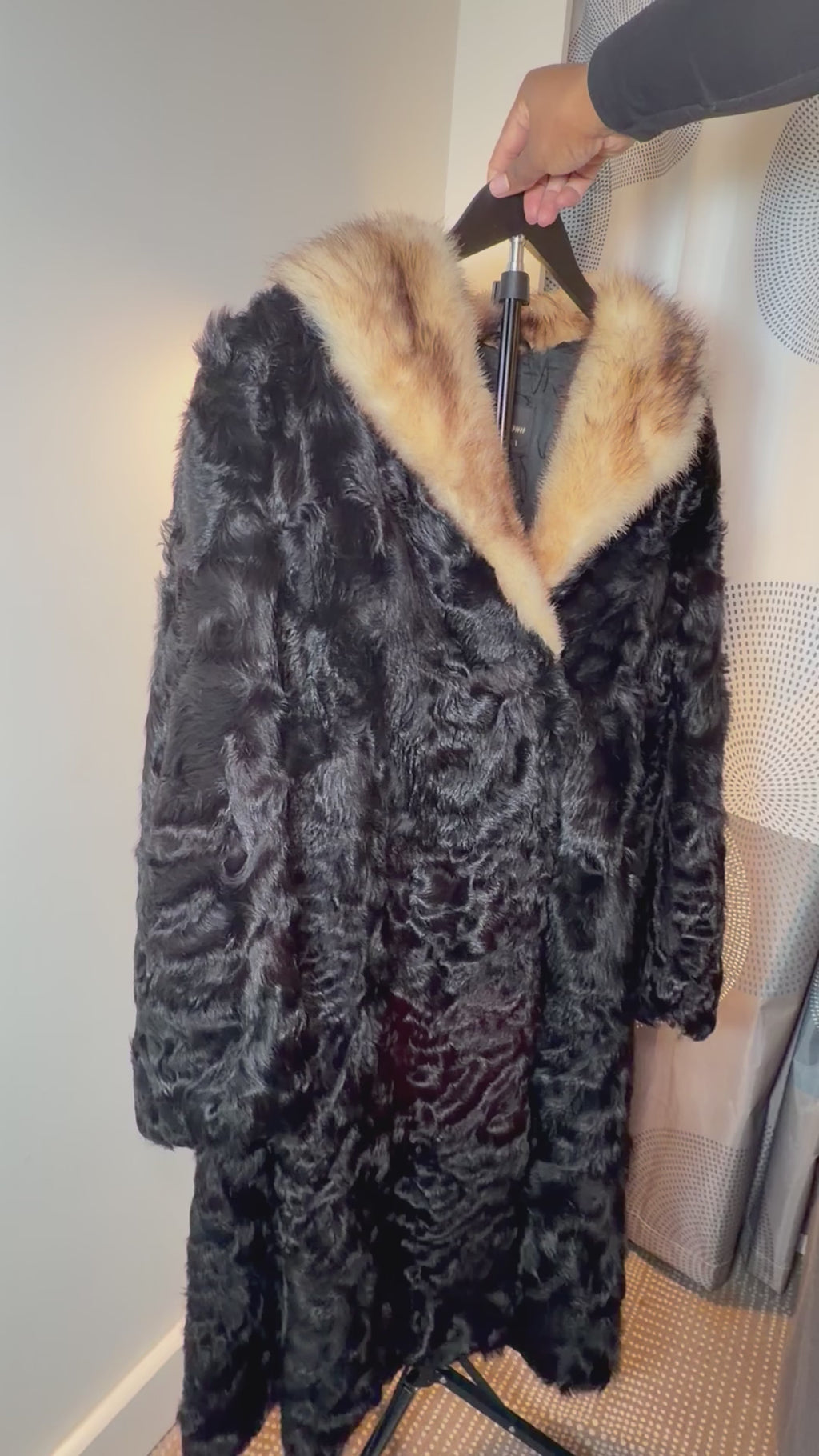 Vintage Persian Lamb (Astrakhan) Fur Coat with Fox Trim – Black (1X / 2X)