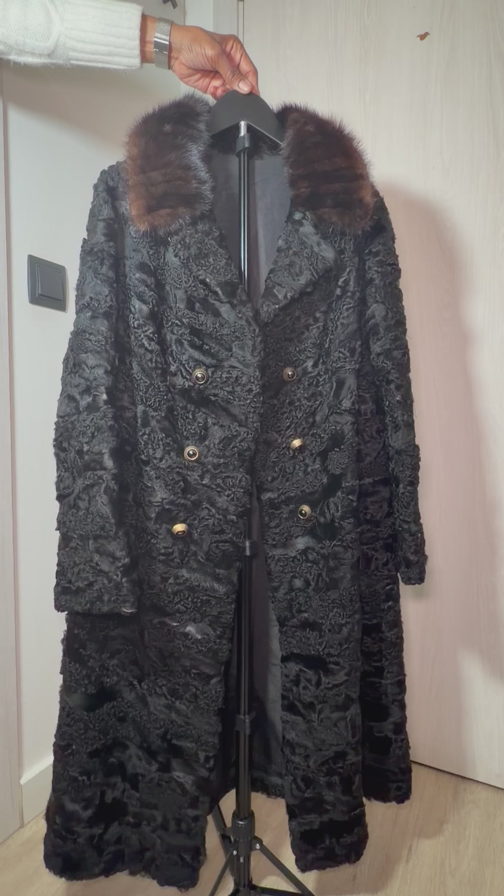 Vintage Persian Lamb Fur Coat with Mink Collar – Large / XL