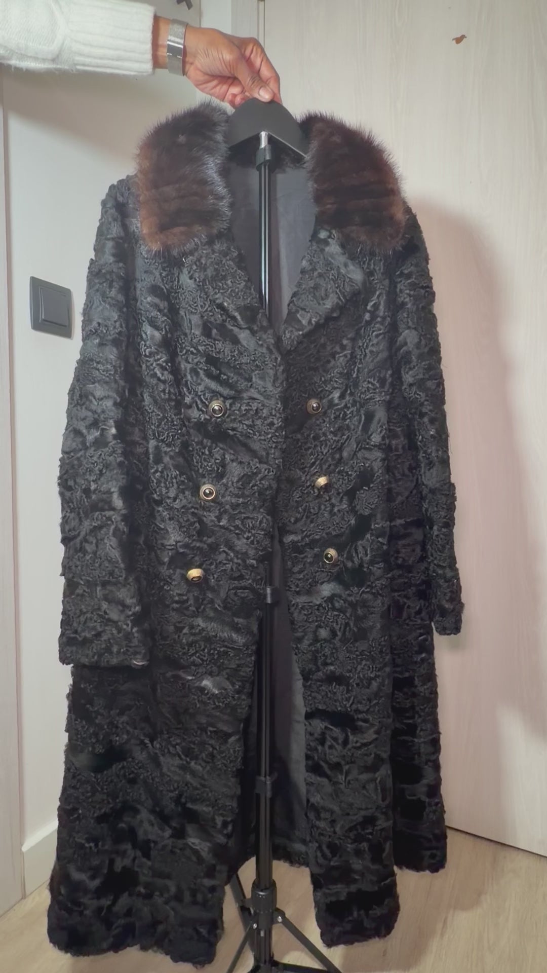 Vintage Persian Lamb Fur Coat with Mink Collar – Large / XL