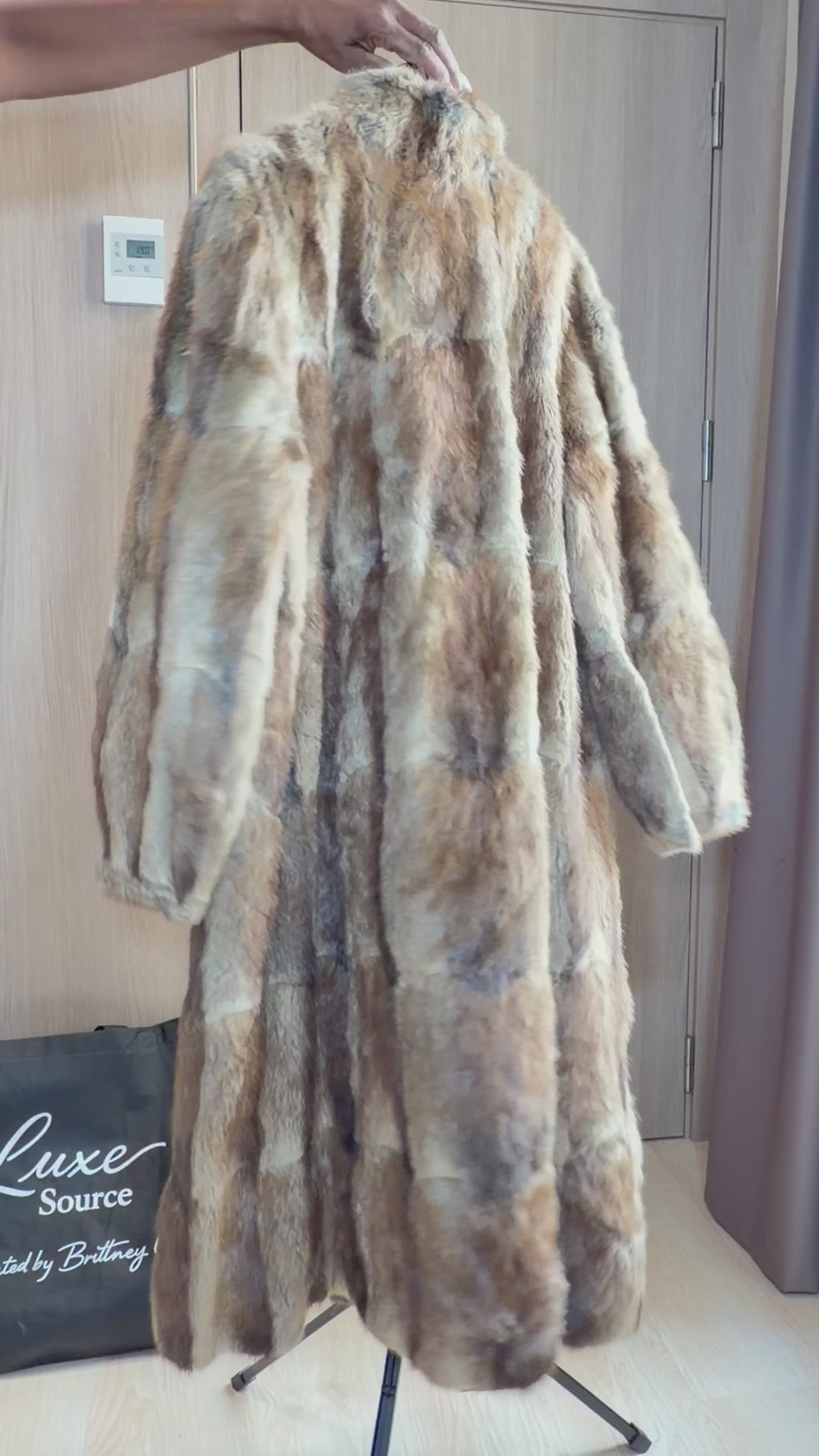 Vintage Natural Coyote Fur Coat – L/ XL- 013