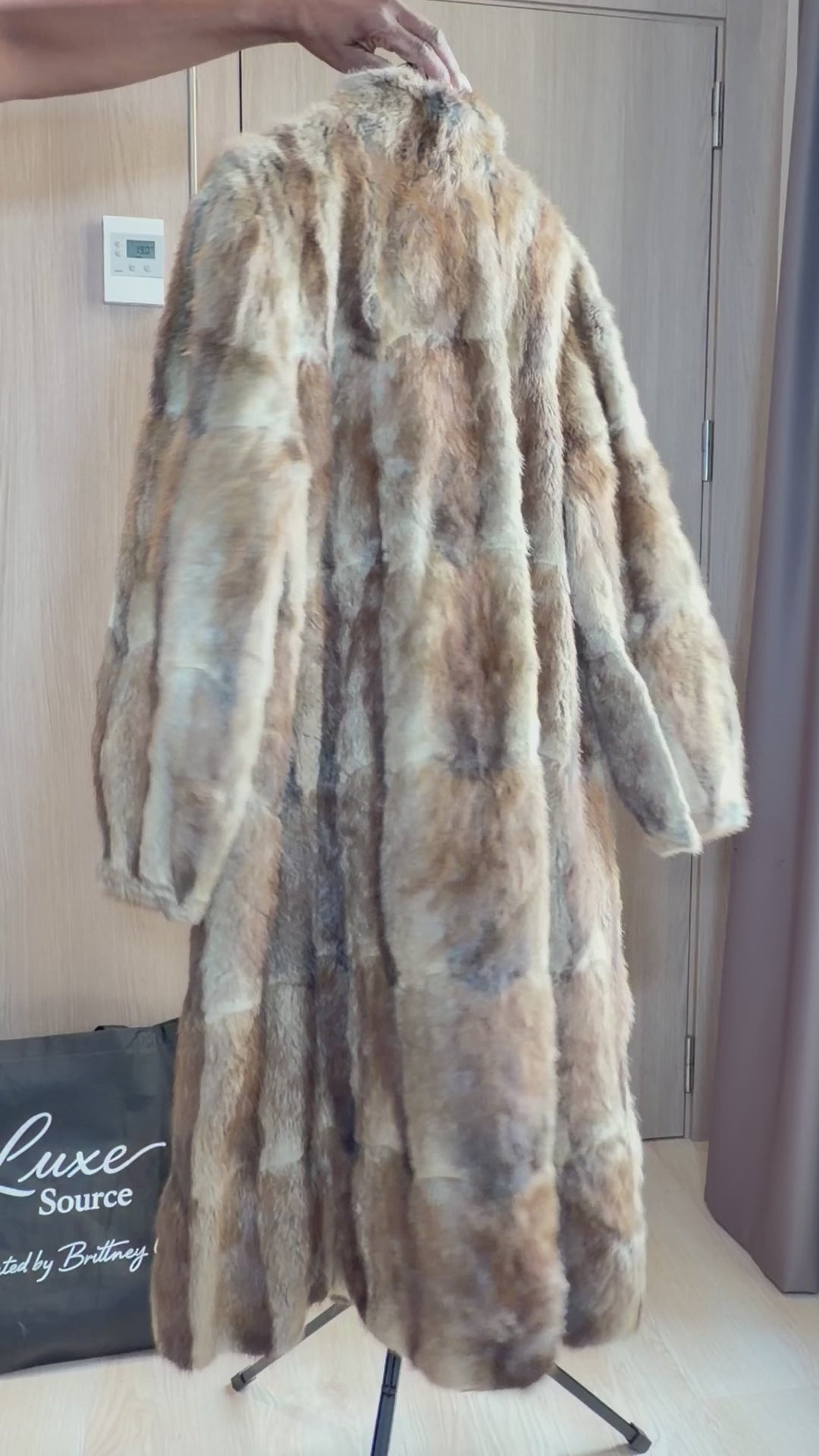 Vintage Natural Coyote Fur Coat – L/ XL- 013