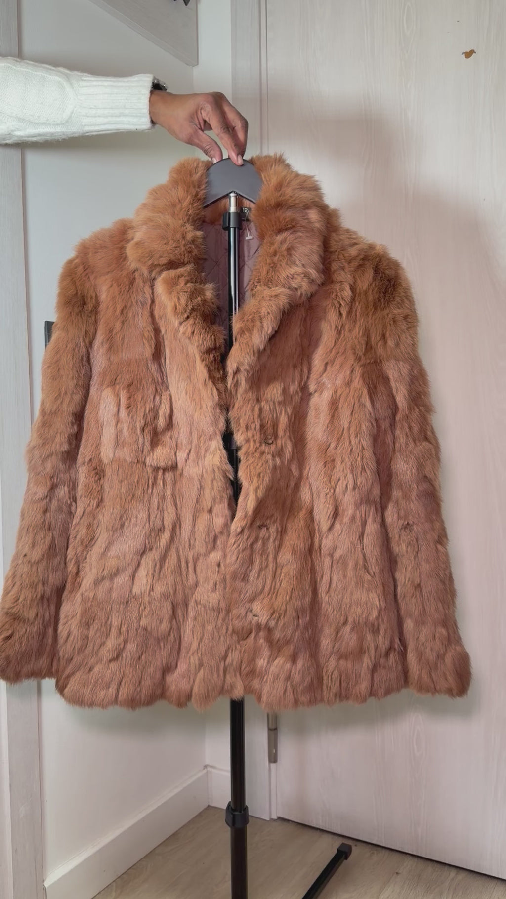 Vintage Real Fox Fur Coat – Warm Ginger Brown (Small / Medium)