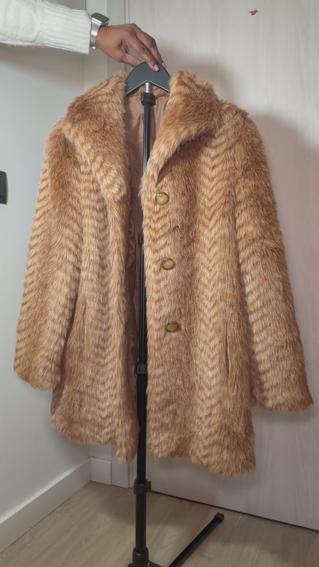 Vintage Sheared Beaver Fur Coat – Chevron Pattern (Medium / Large)