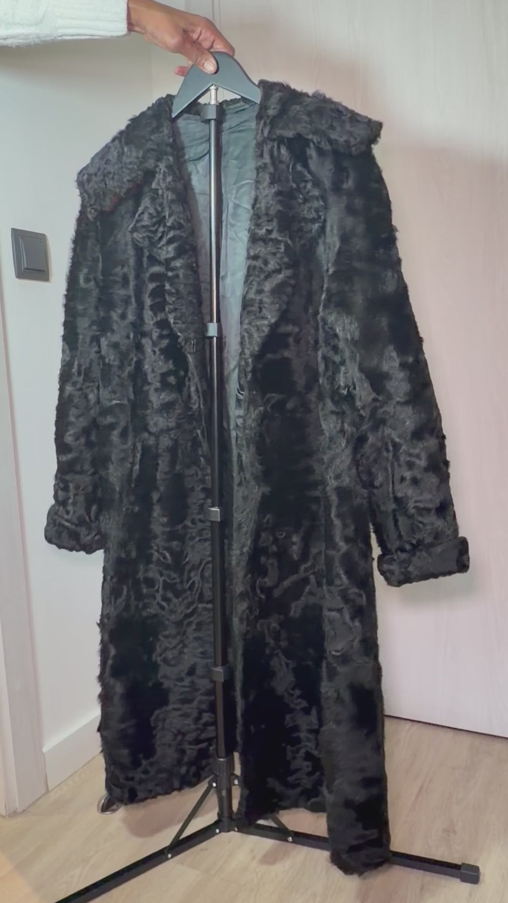 Vintage Real Persian Lamb (Astrakhan) Fur Coat – Jet Black (X-Large- 1X)