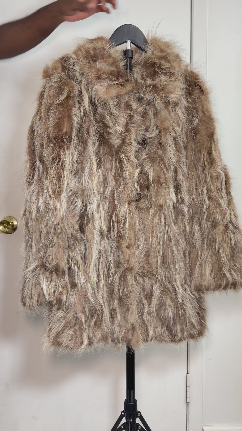 Vintage Finnish Raccoon Fur Coat (Natural) – Medium 013