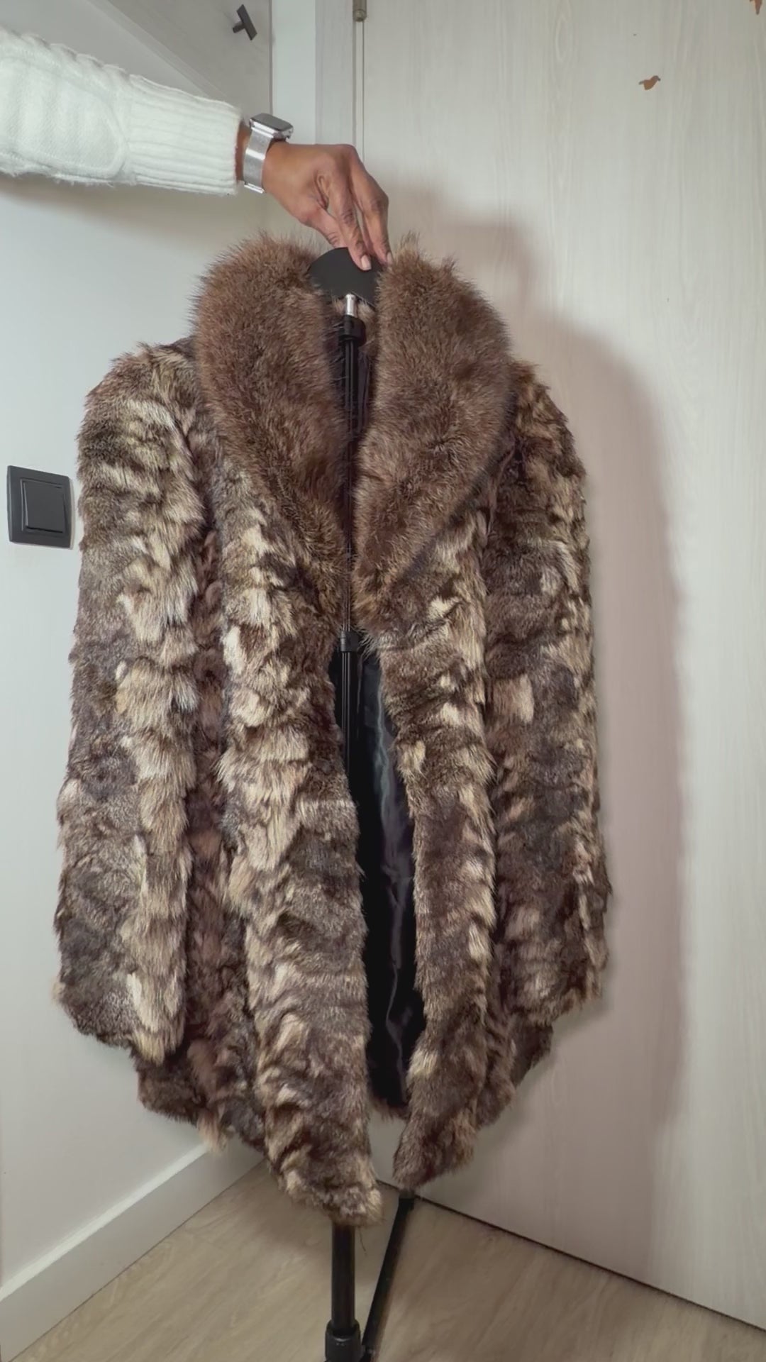 Vintage Finn Raccoon Fur Coat with Plush Shawl Collar – Large